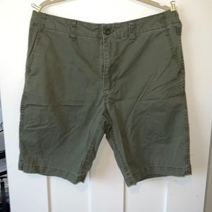 Old Navy Men Shorts Size 34 Army Green